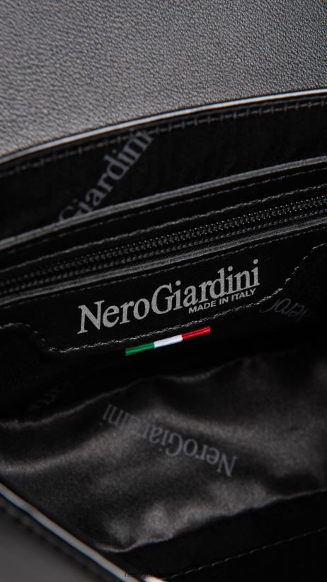 accessoire être NeroGiardini femmes art. e343012de pochette en matériel technique noir F2F08N316